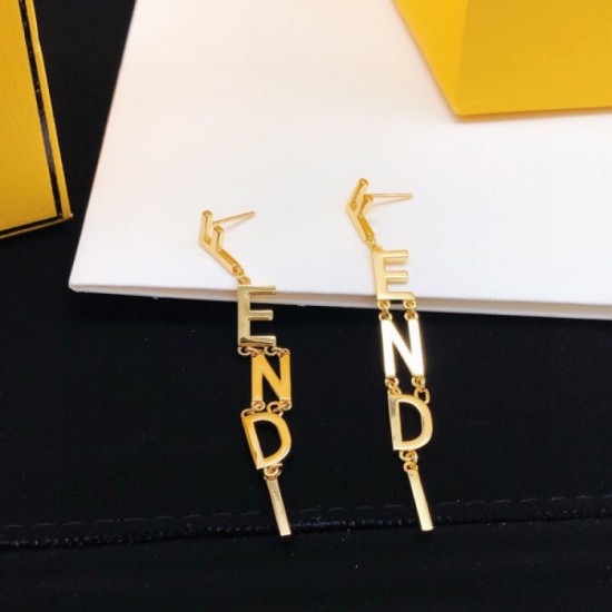 Earrings with the impression of a fashionable senior 2023SS FENDI Fendi Earrings with the impression of a fashionable senior 2023SS FENDI Fendi